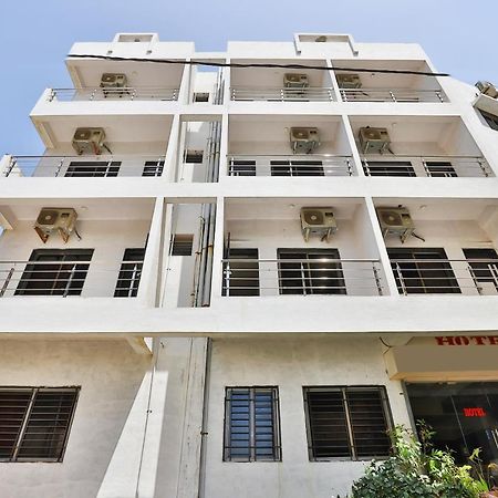 Oyo 18807 Vrajbhoomi Hotel Somnath Exterior photo