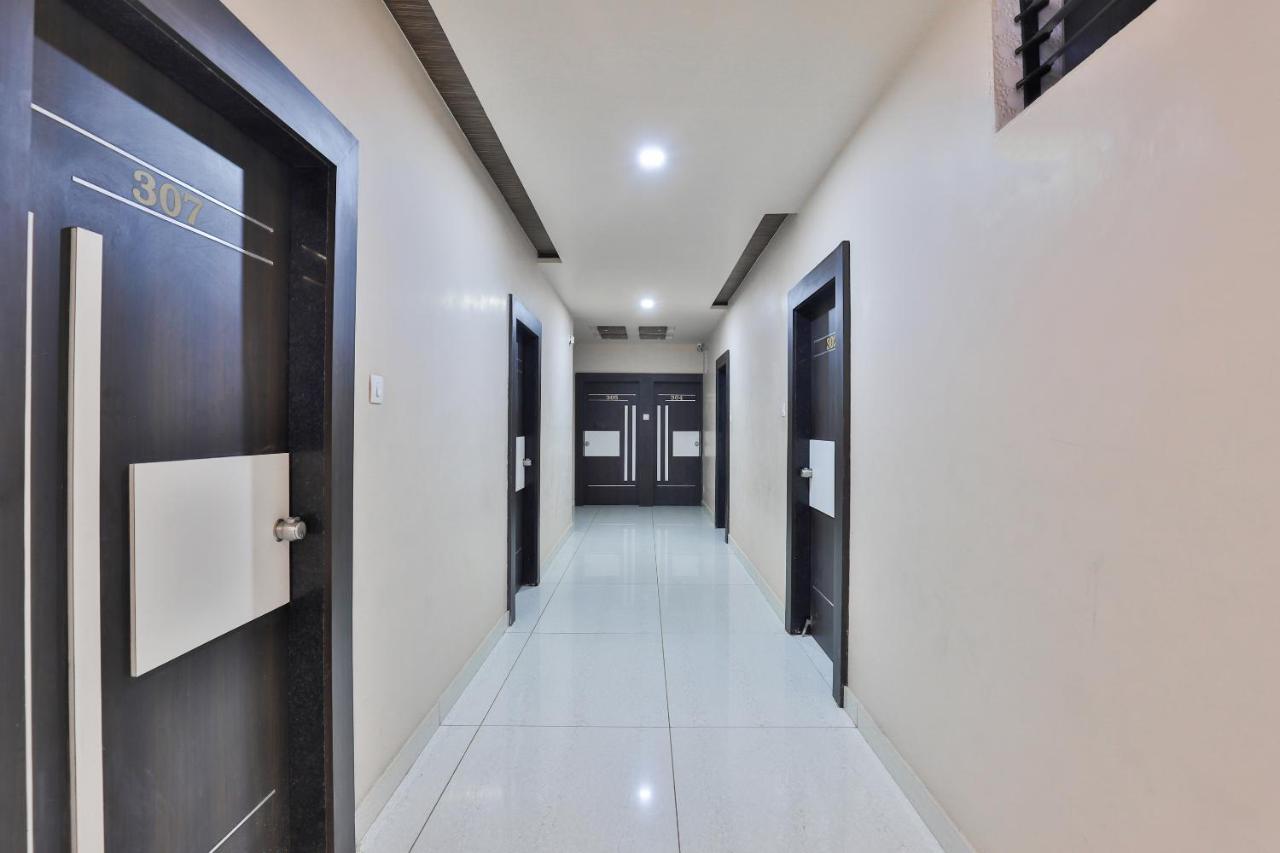 Oyo 18807 Vrajbhoomi Hotel Somnath Exterior photo