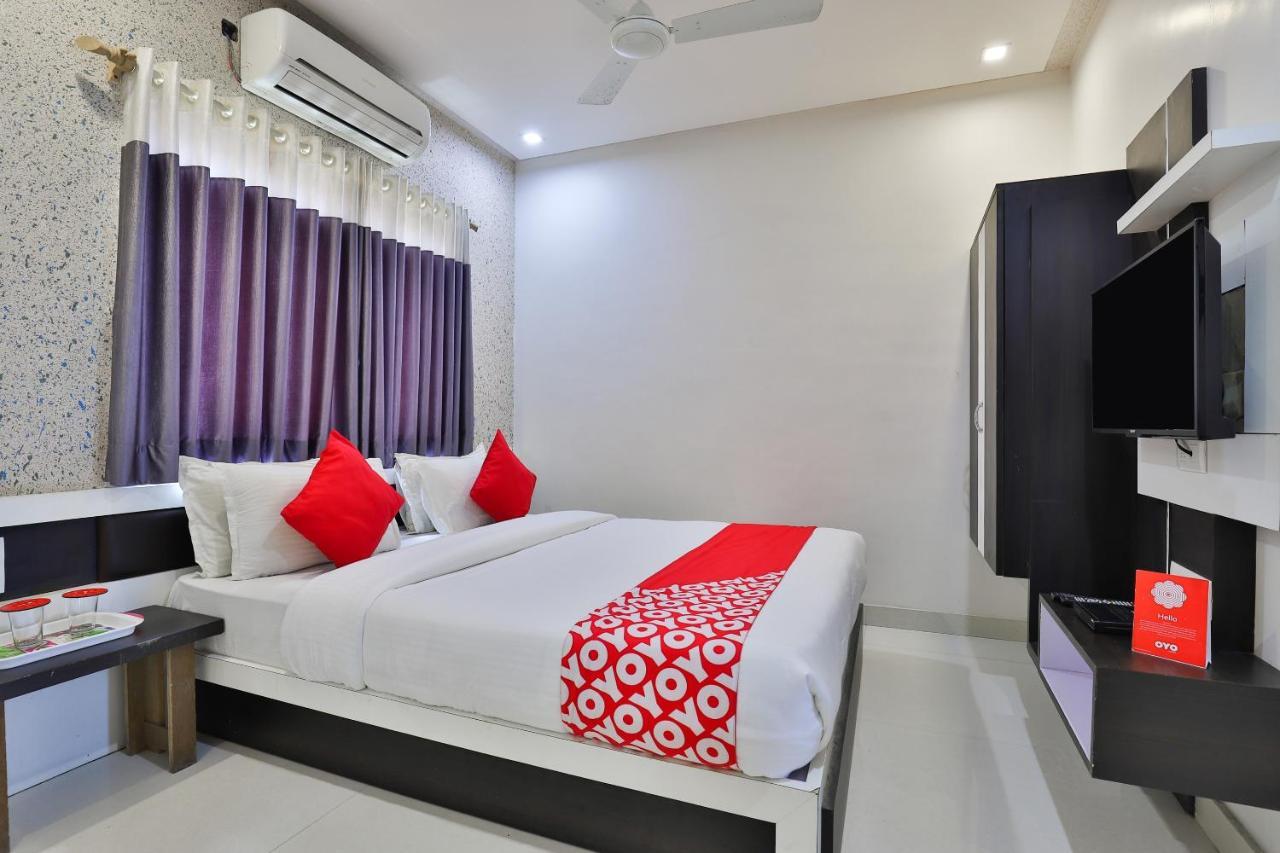 Oyo 18807 Vrajbhoomi Hotel Somnath Exterior photo