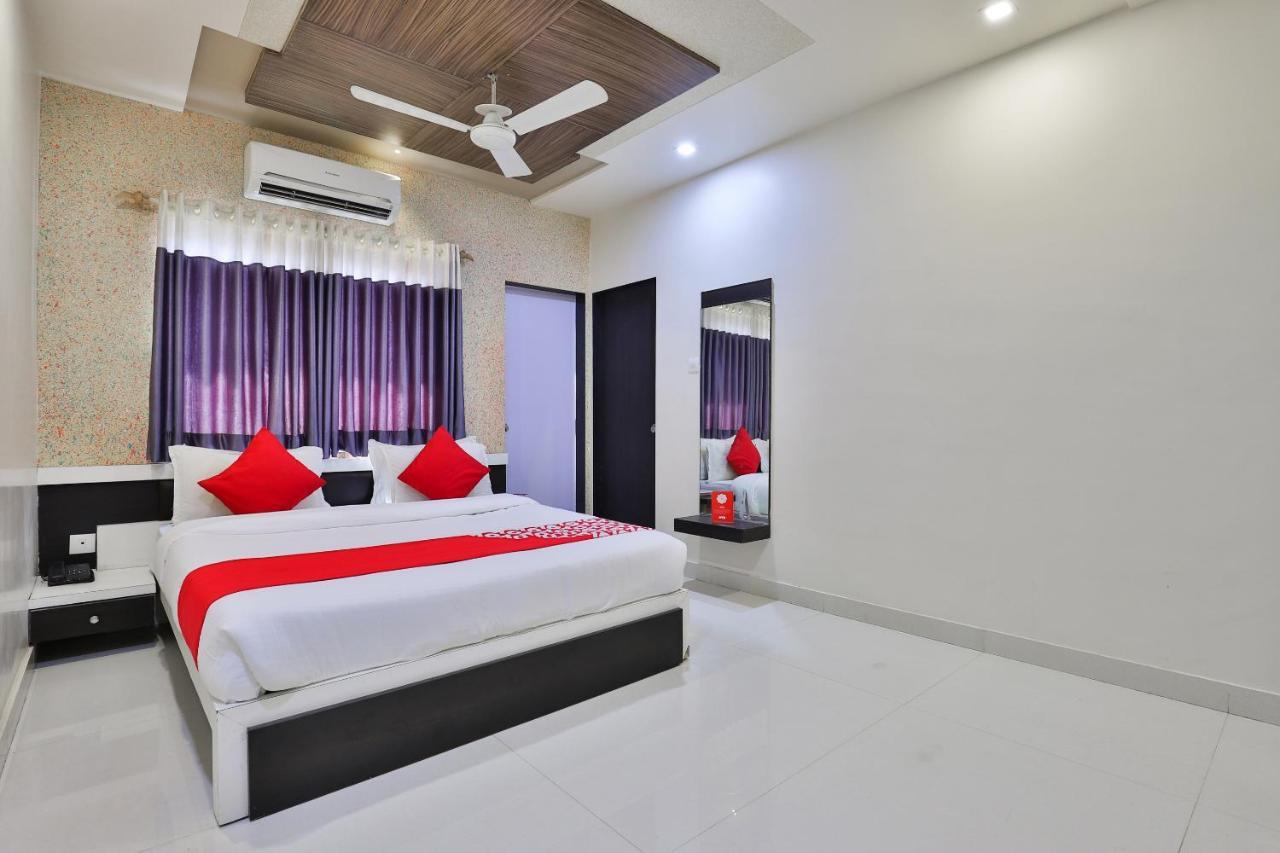 Oyo 18807 Vrajbhoomi Hotel Somnath Exterior photo
