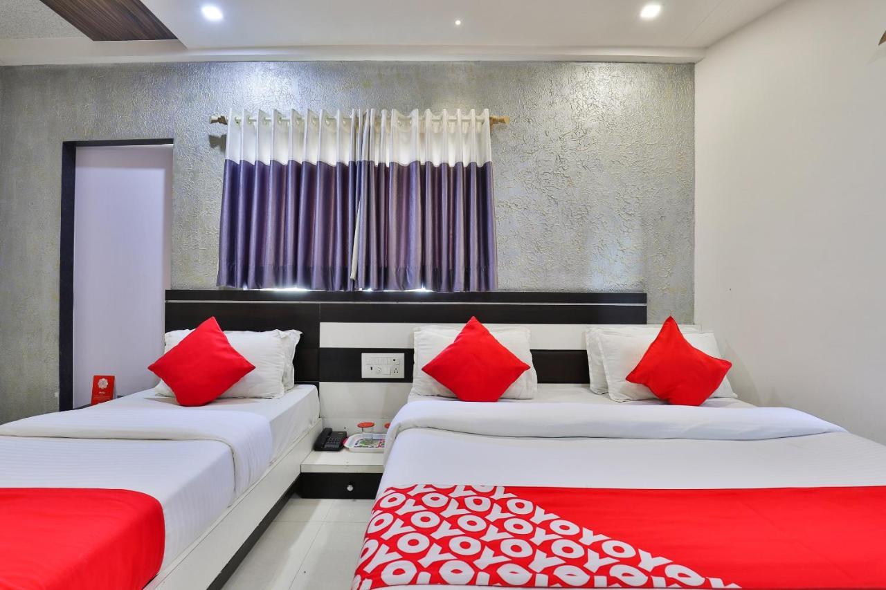 Oyo 18807 Vrajbhoomi Hotel Somnath Exterior photo