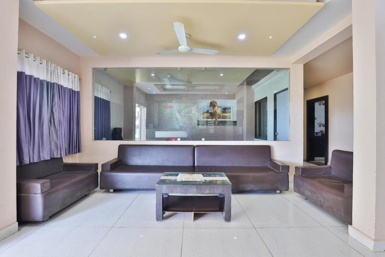Oyo 18807 Vrajbhoomi Hotel Somnath Exterior photo