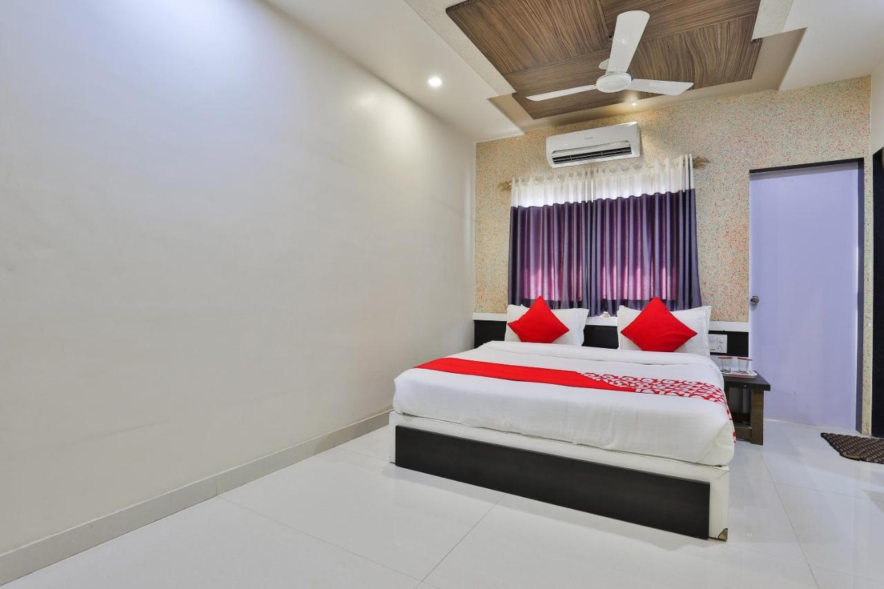 Oyo 18807 Vrajbhoomi Hotel Somnath Exterior photo